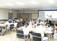「夏休み親子ふれあい金融機関見学」開催