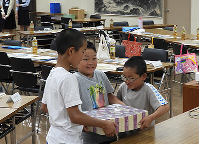 「夏休み親子ふれあい金融機関見学」開催