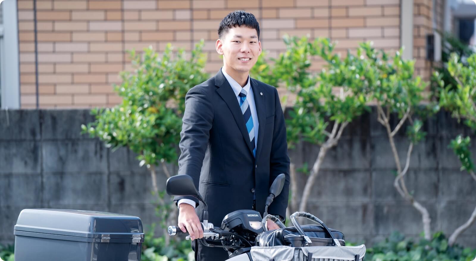 先輩行員インタビュー（島﨑 行員）