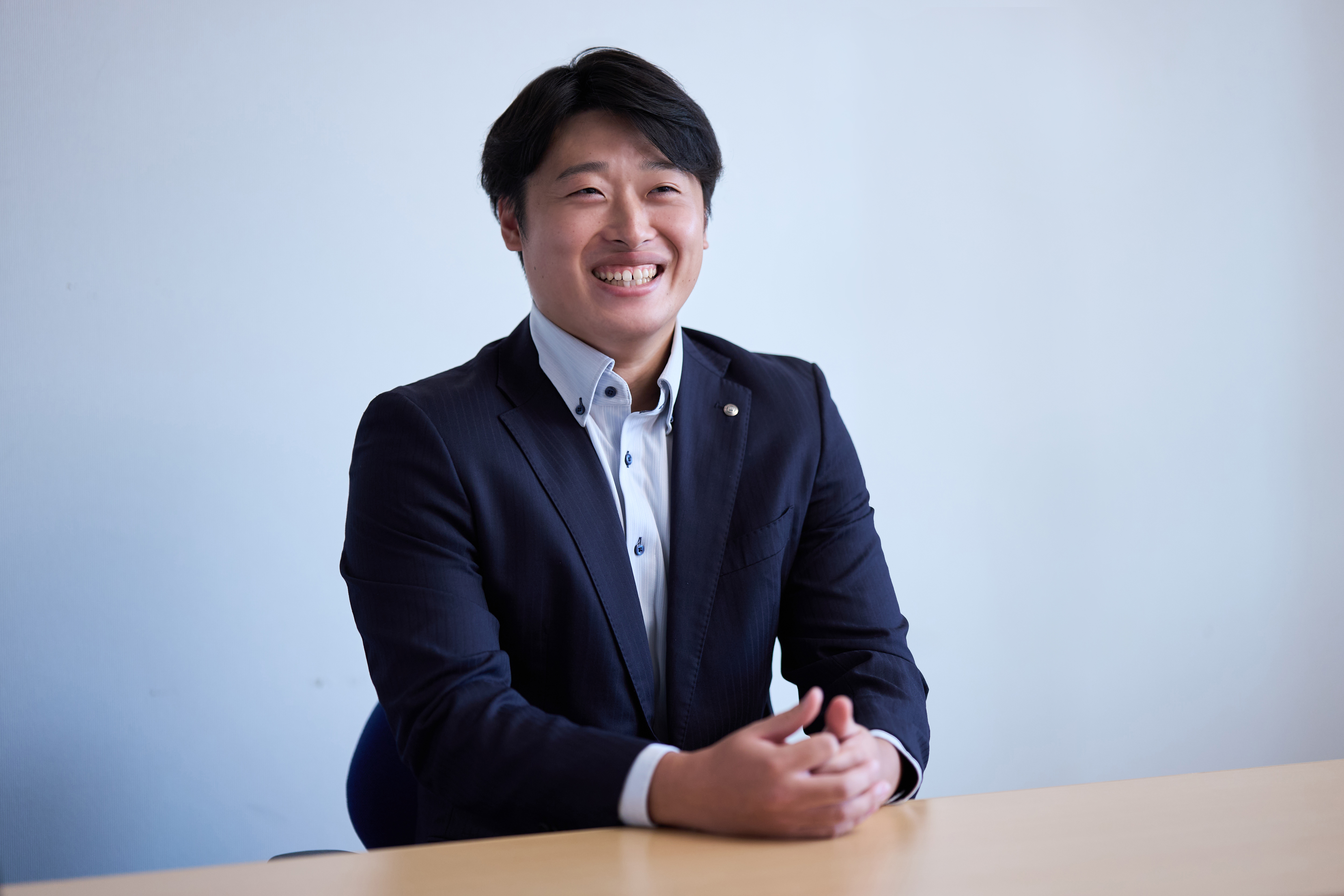 インタビュー中の三代木行員