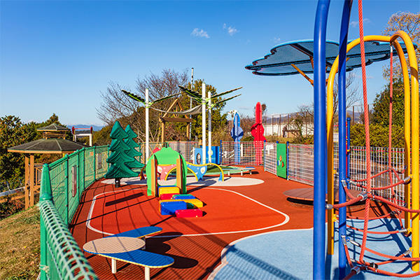 吾岡山文化の森公園 子ども広場 成長に合わせて遊べる！南国市の人気公園