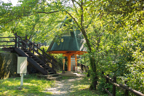 物部川沿いの癒し空間。日ノ御子河川公園キャンプ場で自然と過ごす休日