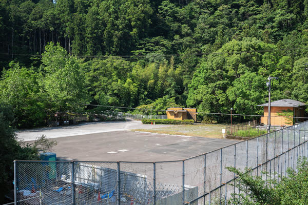 物部川沿いの癒し空間。日ノ御子河川公園キャンプ場で自然と過ごす休日