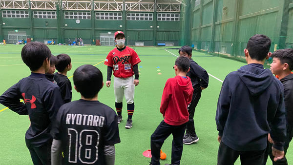 プロ野球独立リーグ所属の高知ファイティングドッグスの「野球って楽しい」気持ち育む野球スクール