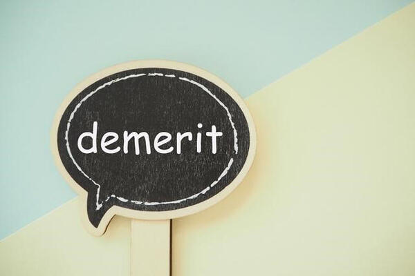 国債のデメリットは?買うメリットと知っておくべきリスクもあわせて紹介