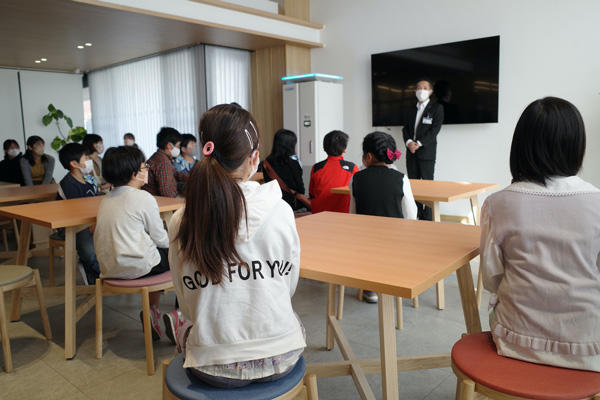 小学生が銀行員に！子どもたちが高知の仕事にチャレンジする「ものべおしごと体験博」