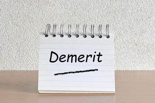 中学生のお小遣いは平均いくら？渡すメリット・デメリットと一緒に解説