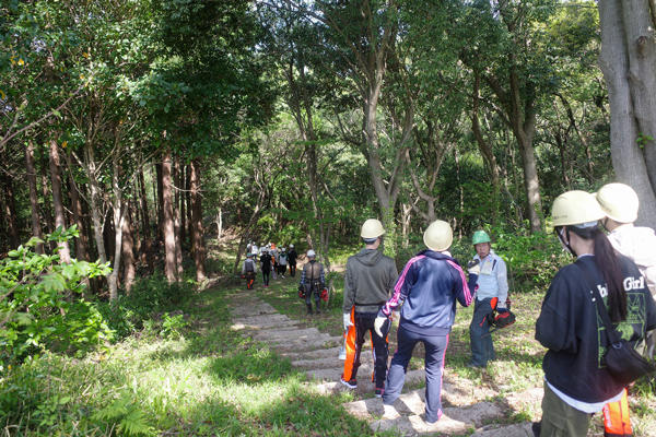 四国銀行に就職したら山で研修するらしい！？新入行員が山から学ぶ大切なこととは