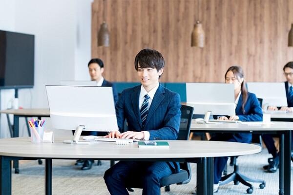 新卒の平均手取りは？年収や大卒・高卒の違いをわかりやすく解説