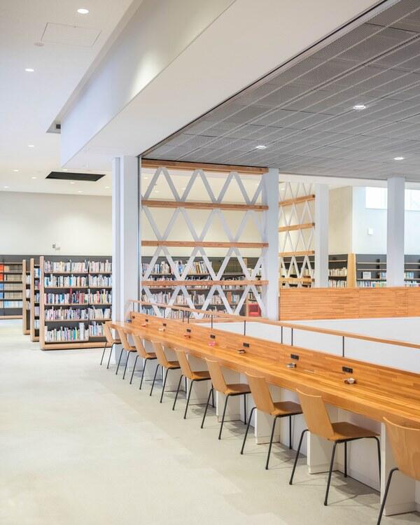 土佐市「つなーで」とは？　図書館やホールを備えた複合文化施設を紹介
