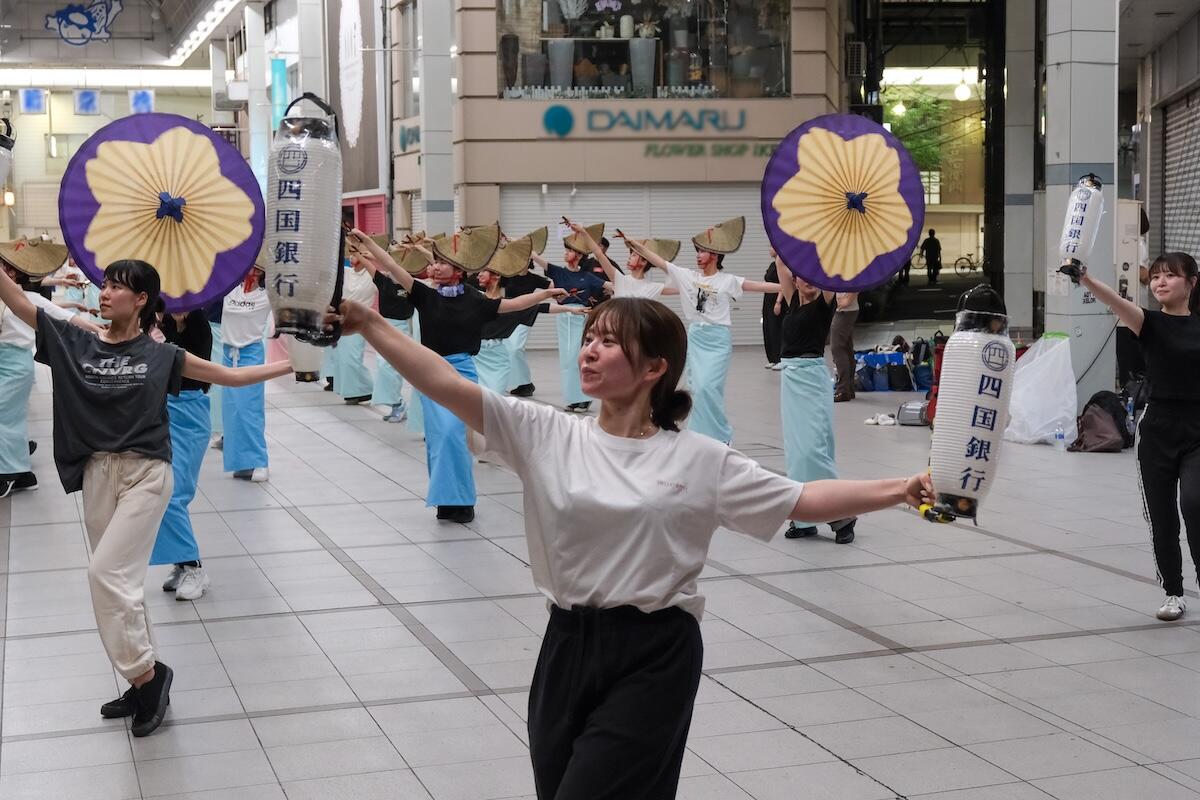 本番目前!熱気高まる『四国銀行よさこい踊り子隊』の練習現場をレポート