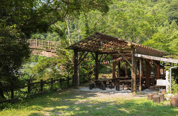 物部川沿いの癒し空間。日ノ御子河川公園キャンプ場で自然と過ごす休日